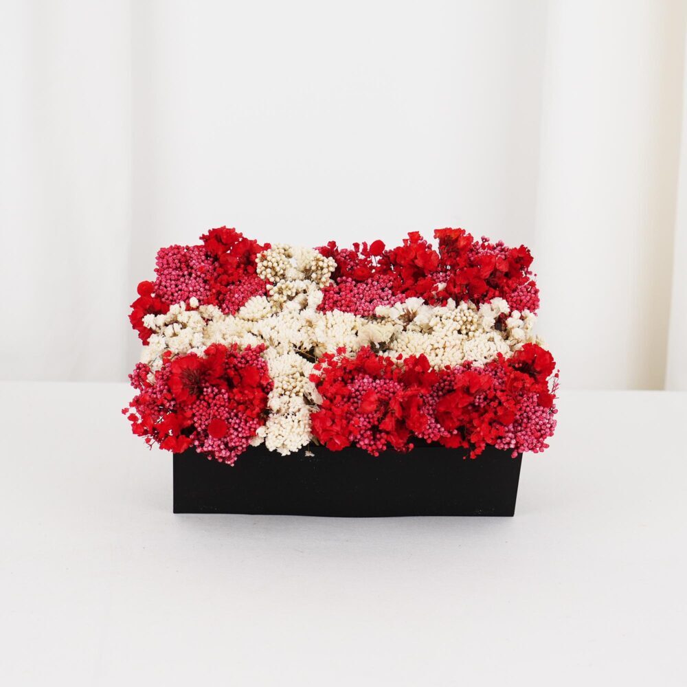 Evighets blomsterdekoration grattis på födelsedagen dannebrogen - inklusive skål
